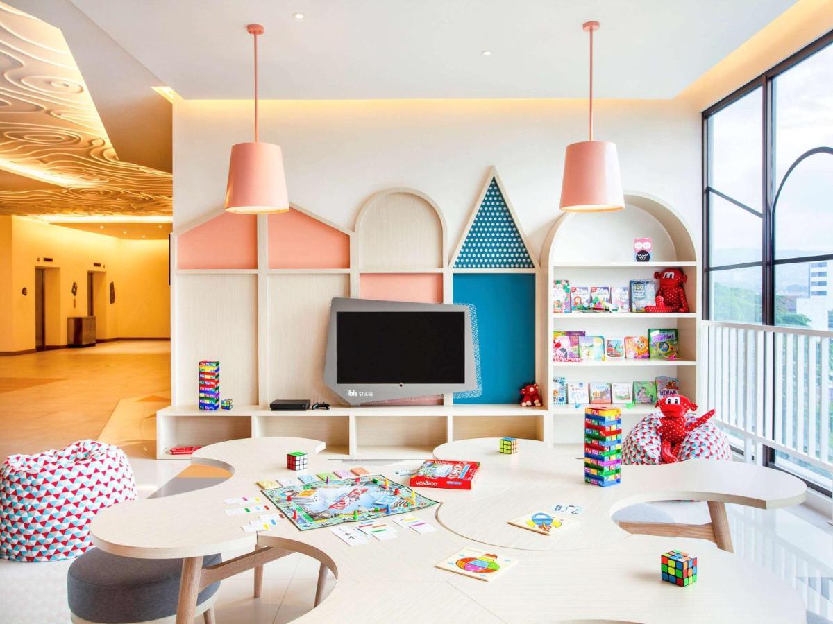 Ibis Styles Bandung Grand Central Εξωτερικό φωτογραφία